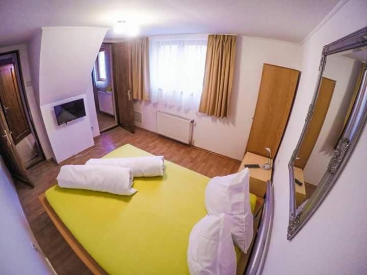 Hotel Casa Germana Lupeni  Exteriér fotografie