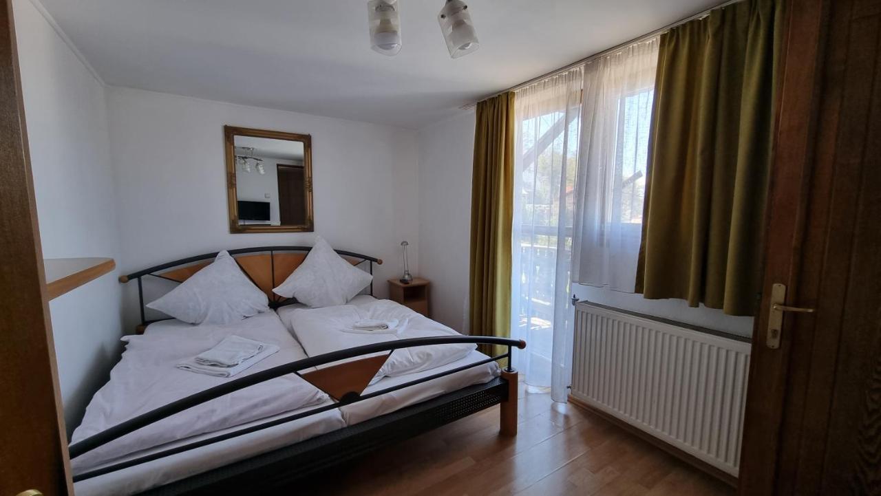 Hotel Casa Germana Lupeni  Exteriér fotografie