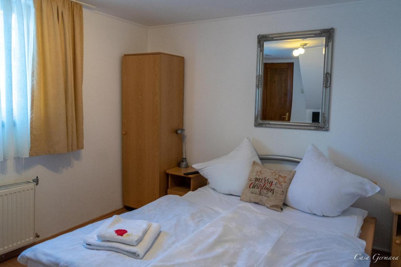 Hotel Casa Germana Lupeni  Exteriér fotografie